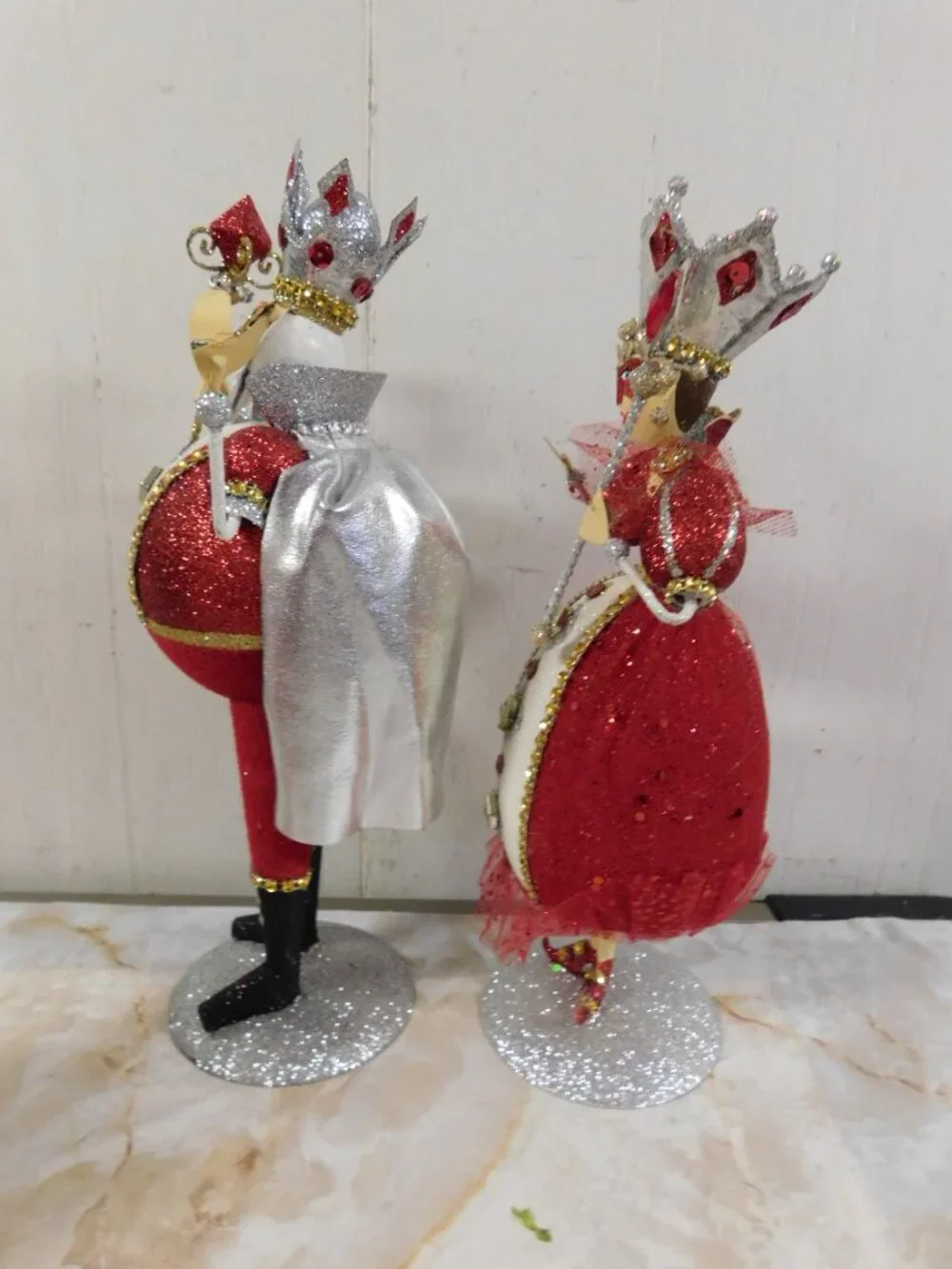 Vtg Pier 1 One QUEEN & KING OF DIAMONDS Valentine Silver Crown Figurines Deco